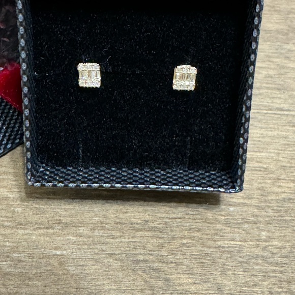 Elegant Gold Stud Earrings